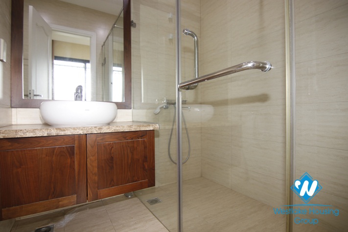 Nice villa/house in Vinhomes Reverside, Long Bien, Ha Noi for rent